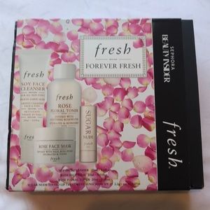 NEW! Fresh skin care kit ✨